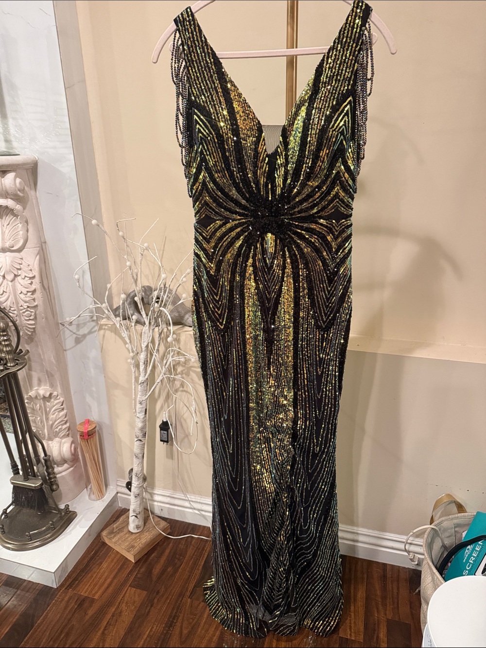 Boutique brand  Sequin V-Neck sleeve pit to pit 18” x waist 14-15”